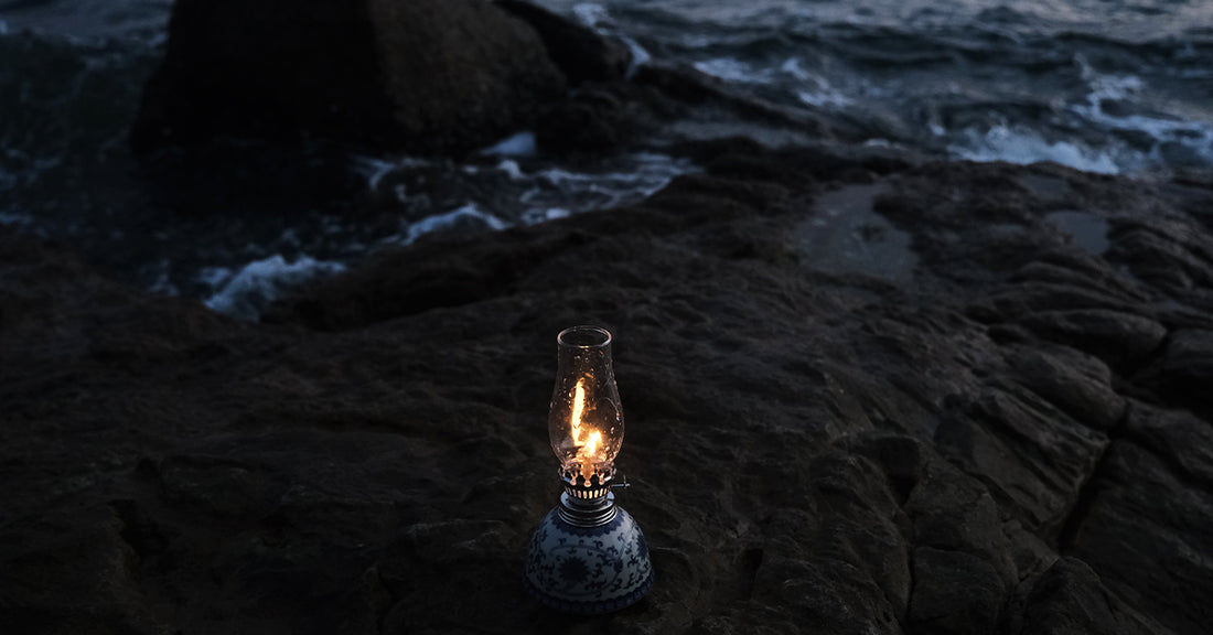 Choosing an Oil Lamp: Enhancing Your Outdoor Experience