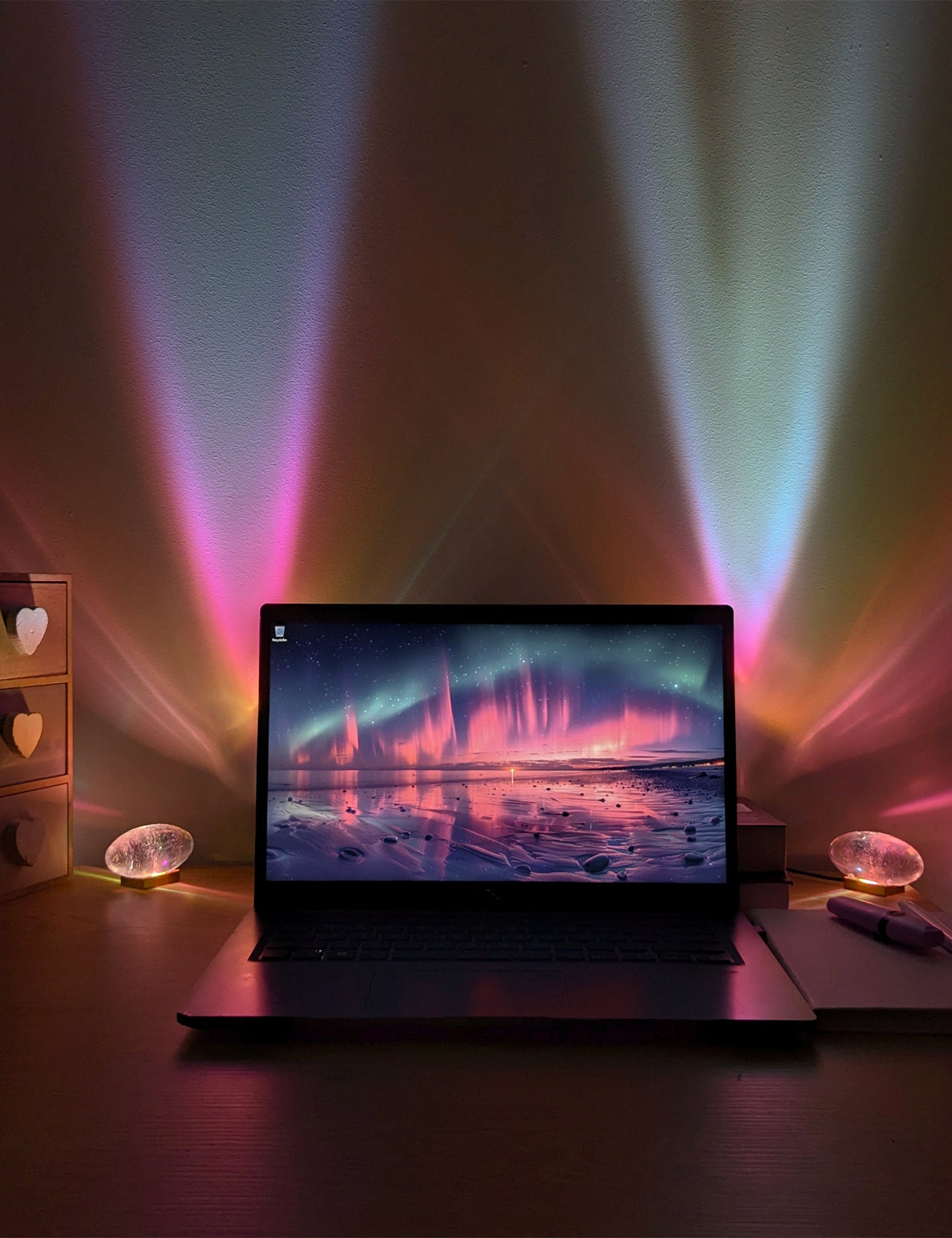 crystal_table_lamp_LED_night_projector_lamp_Italian_designer_lamp_colorful_bedside_lamp_modern_home_decor_lamp_stained_glass_effect_light_USB_powered_table_lamp_compact_night_light_ambient_crystal_lamp_energy_efficient_lamp