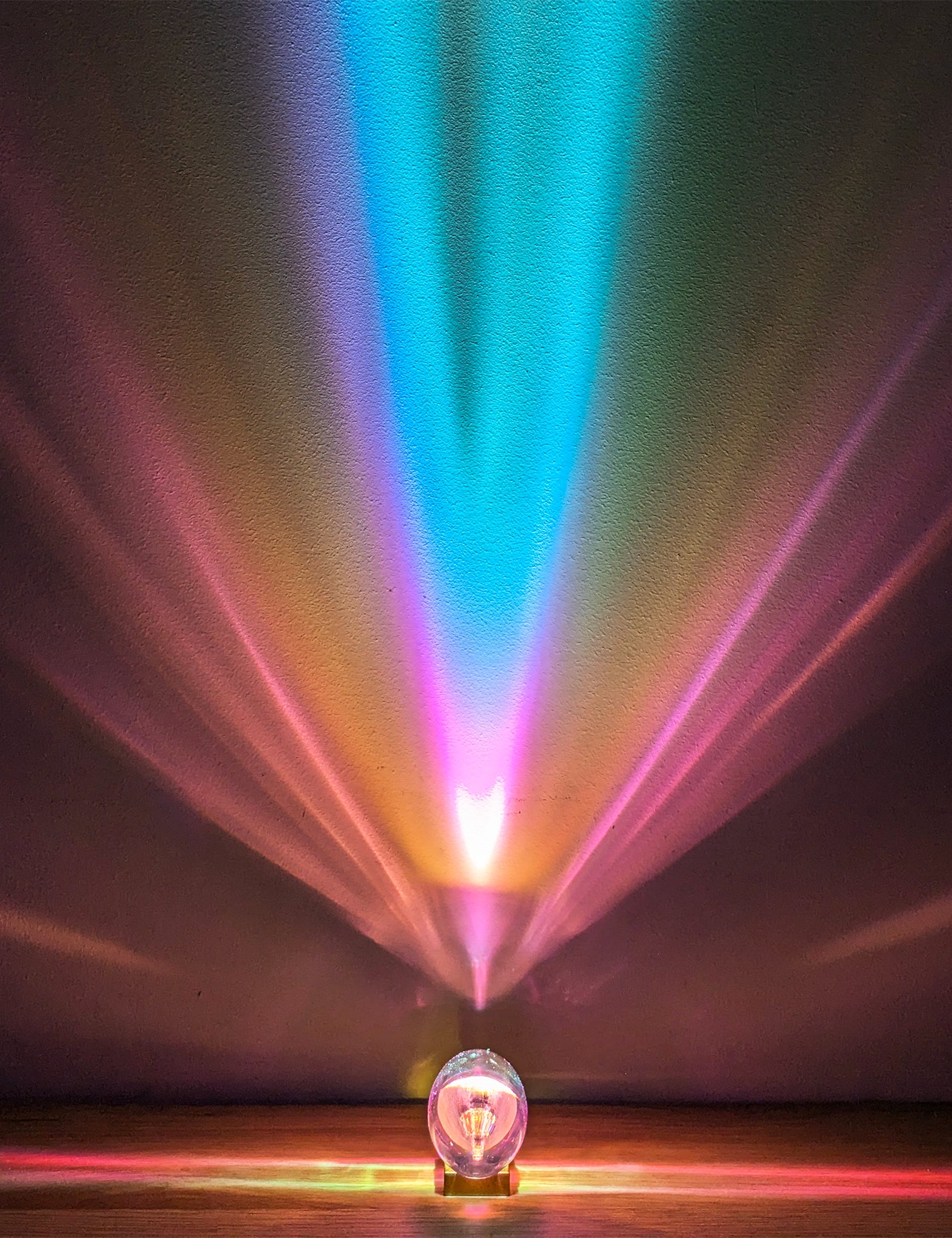crystal_table_lamp_LED_night_projector_lamp_Italian_designer_lamp_colorful_bedside_lamp_modern_home_decor_lamp_stained_glass_effect_light_USB_powered_table_lamp_compact_night_light_ambient_crystal_lamp_energy_efficient_lamp