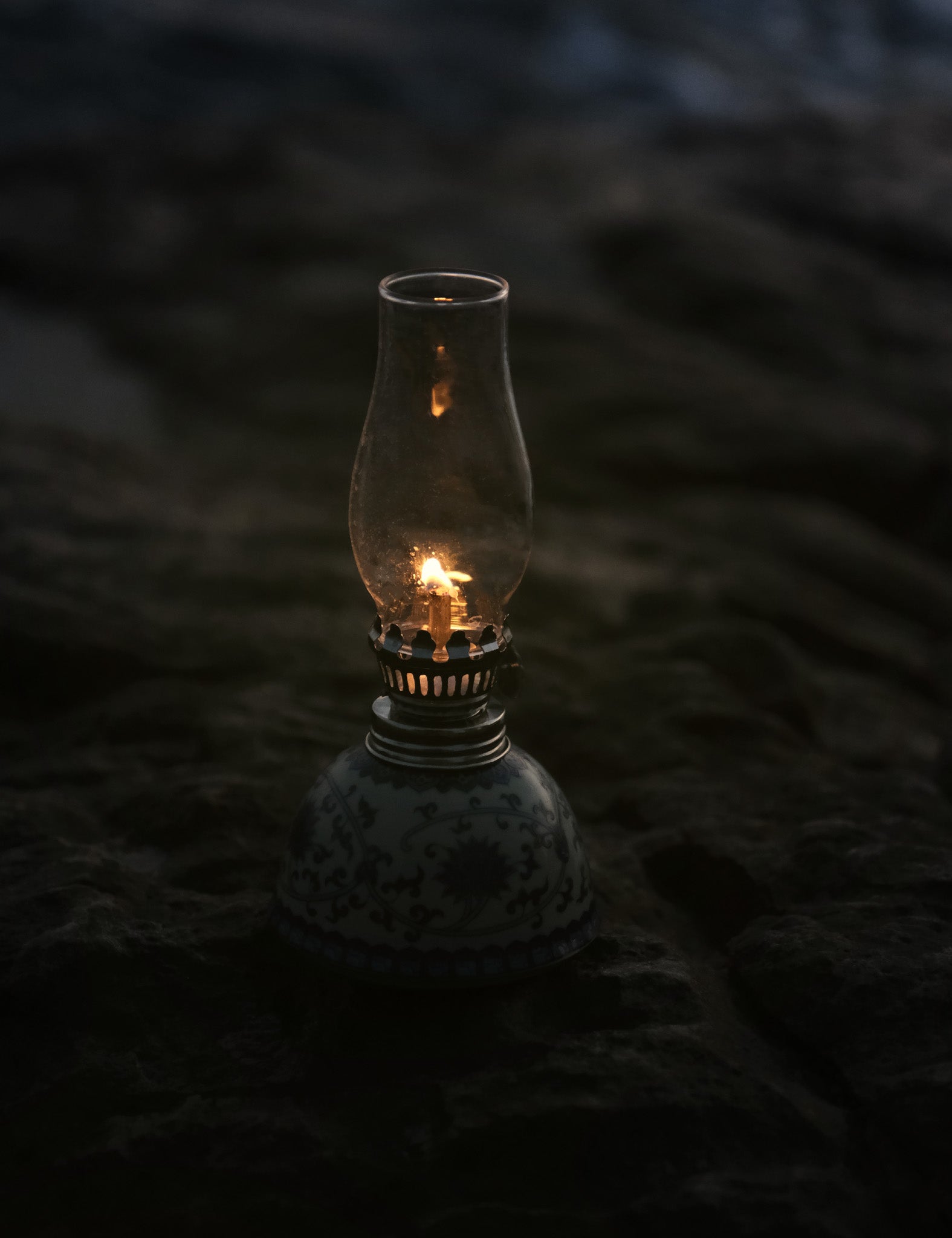 Unique Chinese gift lamp_Vintage-inspired camping lantern_gift_Luxury camping oil lamp